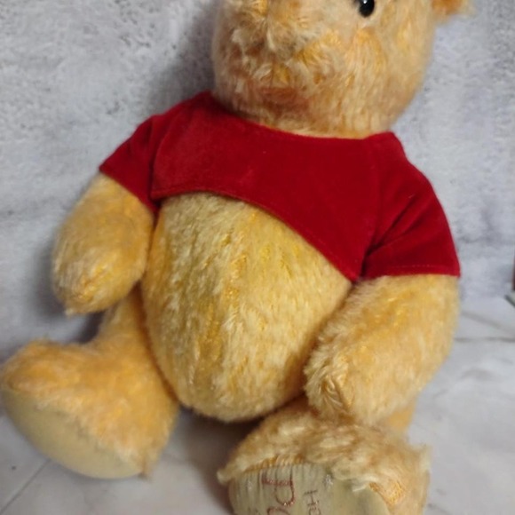 Disney Store plush Pooh - Picture 3 of 7